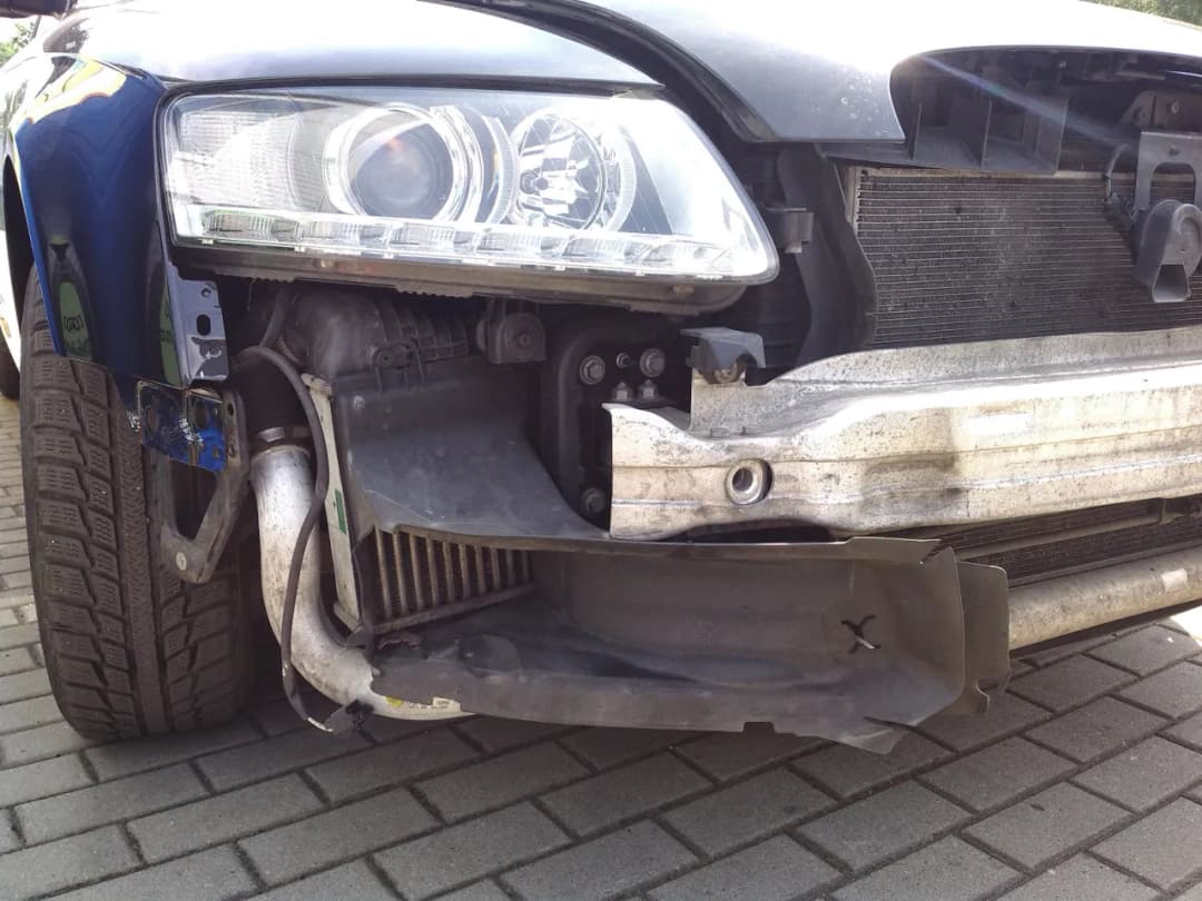 Ile kosztuje wymiana zderzaka w aucie? Sprawdź, co wpływa na cenę